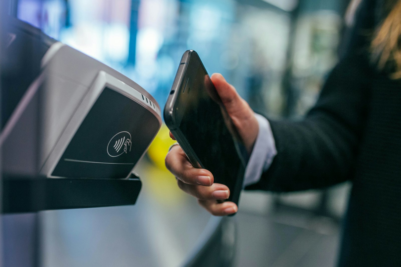 Visa dice tener lista la interoperabilidad de billeteras en Colombia, pero las implementaciones esperan hasta 2027